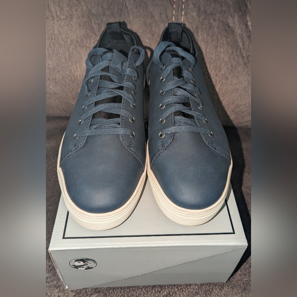 NIB, Strauss and Ramm, Navy nubk, lace-up shoes-men's size 11.5